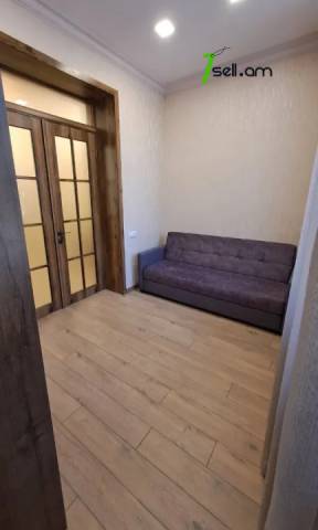 3 սենյականոց բնակարան Մեսրոպ Մաշտոցի պողոտայում, 80 քմ, 2/5 հարկ, դիզայներական ոճով վերանորոգված