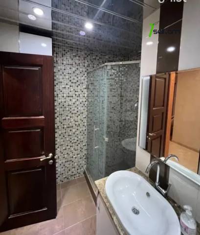 4 սենյականոց բնակարան նորակառույց շենքում Կոմիտասի պողոտայում, 125 ք.մ., 7/17 հարկ, բարձր առաստաղներ