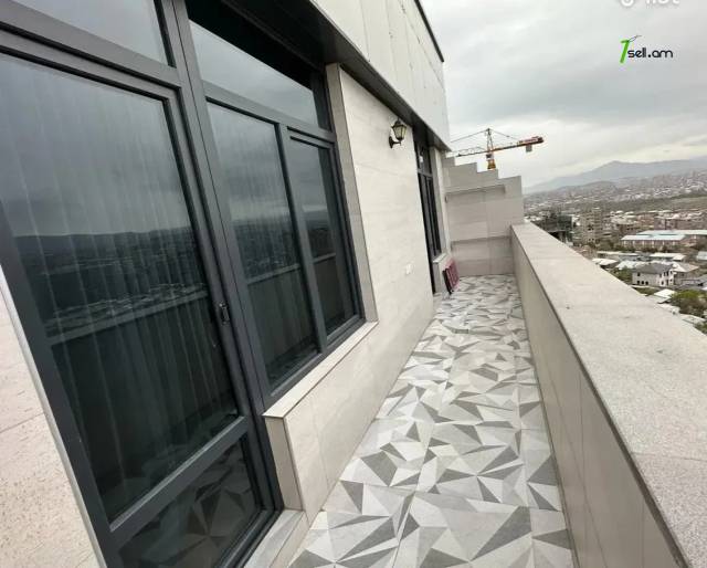 2 սենյականոց բնակարան նորակառույց շենքում Պարույր Սևակի փողոցում, 74 ք.մ., բարձր առաստաղներ