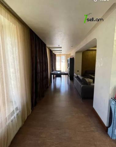 Երեք հարկանի տուն Արաբկիր 51-րդ փողոցում Արաբկիրում, 580 ք.մ., 3+ սանհանգույց