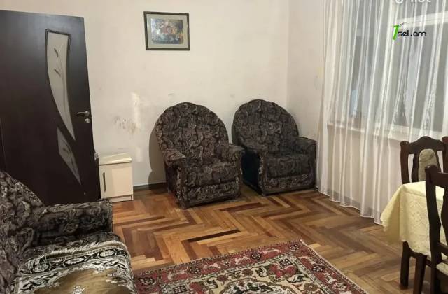 3 սենյականոց բնակարան Մինսկի փողոցում, 78 քմ, 5/9 հարկ, կապիտալ վերանորոգված