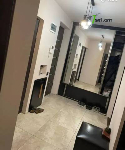 3 սենյականոց բնակարան Էրեբունիում, 93 քմ, 2 սանհանգույց, կապիտալ վերանորոգված, քարե շենք