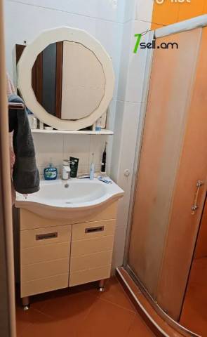 4 սենյականոց բնակարան նորակառույց շենքում Տերյան փողոցում, 193 քմ, 7/9 հարկ, 2 սանհանգույց