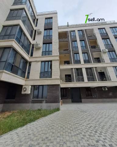 3 սենյականոց բնակարան նորակառույց շենքում Վերին Անտառային փողոցում, 120 ք.մ., բարձր առաստաղներ