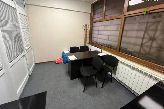 Բազմաֆունկցիոնալ գույք Վարդանանց փողոցում կենտրոնում, 300 քմ