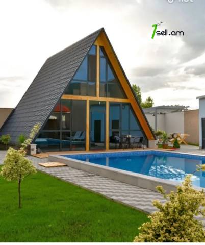 Բազմաֆունկցիոնալ գույք 3-րդ փողոցում Ակունքում, 160 քմ