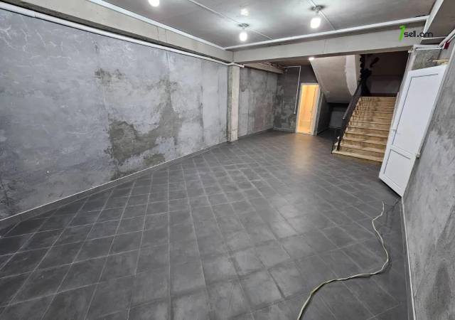 Չորս հարկանի տուն, Հյուսիսային ճառագայթ Արաբկիրում, 660 ք.մ., 3+ սանհանգույց, կապիտալ վերանորոգված