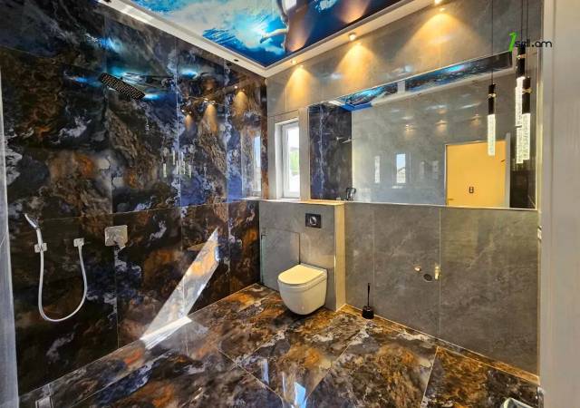 Երկու հարկանի քարե տուն Էրեբունու փողոցում Էրեբունիում, 500 ք.մ., 2 սանհանգույց