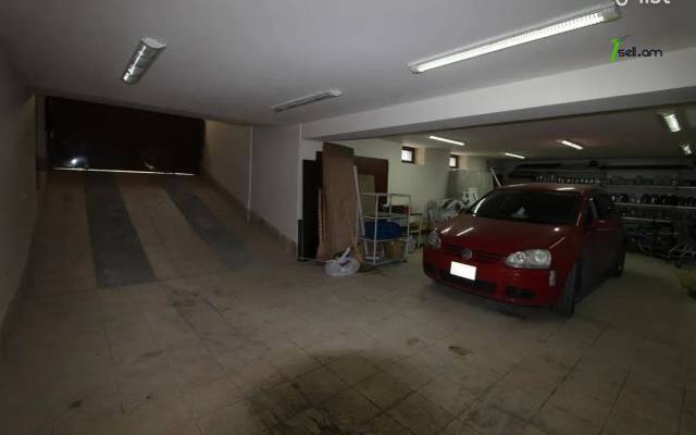 Երեք հարկանի քարե տուն Ջրվեժում, 570 քմ, 2 սանհանգույց, եվրովերանորոգված