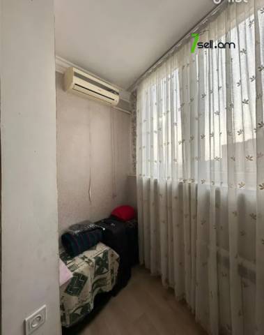 3 սենյականոց բնակարան, 16 թաղամաս, 78 ք.մ., 12/16 հարկ, կապիտալ վերանորոգված