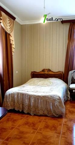 Երկու հարկանի քարե տուն, Աշտարակի խճուղի Աջափնյակում, 2000 ք.մ., 3+ սանհանգույց, մեծ հողամաս