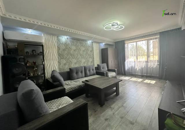 3 սենյականոց բնակարան Արցախի պողոտայում, 67 քմ, 1/14 հարկ, կապիտալ վերանորոգված, քարե շենք