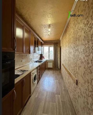 4 սենյականոց բնակարան Վիլնյուսի փողոցում, 76 ք.մ., 3/9 հարկ, մի քանի պատշգամբ, եվրովերանորոգված