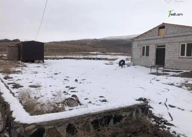 Հողատարածք բնակելի շինությունների համար Աբովյանում, 1000 ք.մ.