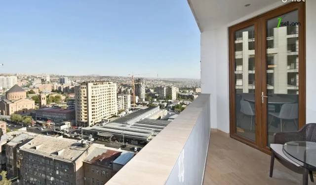 3 սենյականոց բնակարան նորակառույց շենքում Կոմիտասի պողոտայում, 106 ք.մ., բարձր առաստաղներ