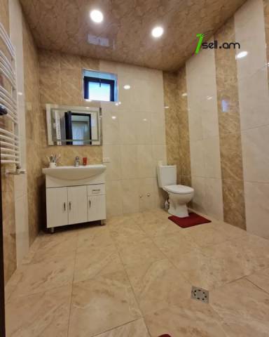 Երկու հարկանի քարե տուն, Դուրյան թաղամաս Ավանում, 500 ք.մ., 2 սանհանգույց, կապիտալ վերանորոգված