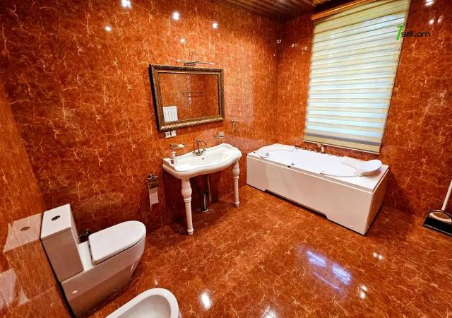 Երեք հարկանի քարե տուն, Նոյ թաղամաս Մալաթիա Սեբաստիայում, 420 ք.մ., 3+ սանհանգույց