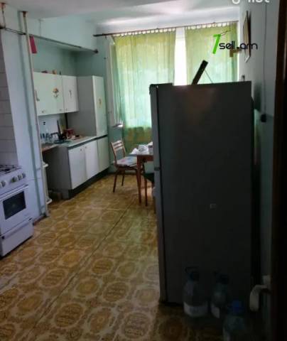 3 սենյականոց բնակարան Արամ Խաչատրյան փողոցում, 95 ք.մ., 4/9 հարկ, մասնակի վերանորոգում