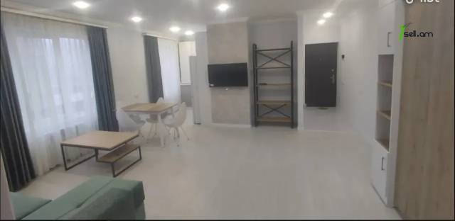 2 սենյականոց բնակարան Ֆուչիկի փողոցում, 43 ք.մ., 2/5 հարկ, եվրովերանորոգված, քարե շենք