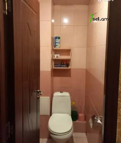 3 սենյականոց բնակարան Թոթովենցի փողոցում, 102 քմ, մի քանի պատշգամբ, կապիտալ վերանորոգված, քարե շենք