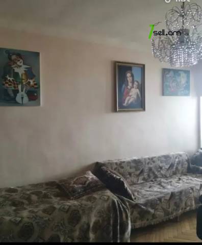 5 սենյականոց բնակարան Լեփսիուսի փողոցում, 105 ք.մ., նախավերջին հարկ, քարե շենք