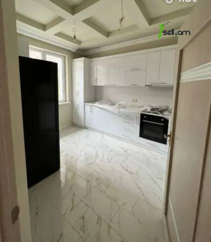 Երկու հարկանի քարե տուն Հալաբյան փողոցում Աջափնյակում, 130 ք.մ., 3+ սանհանգույց