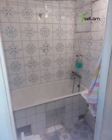 2 սենյականոց բնակարան Լվովյան փողոցում, 53 ք.մ., 2/5 հարկ, կոսմետիկ վերանորոգում, քարե շենք