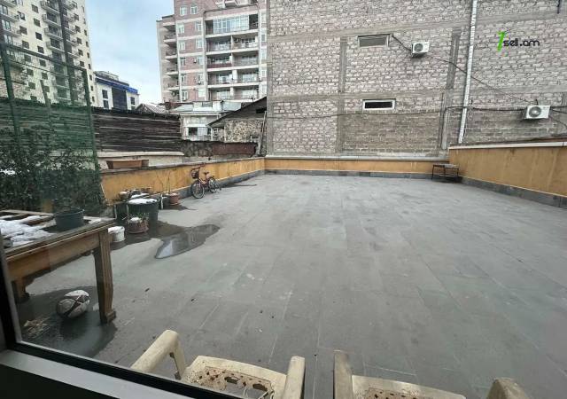 2 սենյականոց բնակարան նորակառույց շենքում Նար-Դոսի փողոցում, 57 ք.մ., բարձր առաստաղներ, 3/5 հարկ