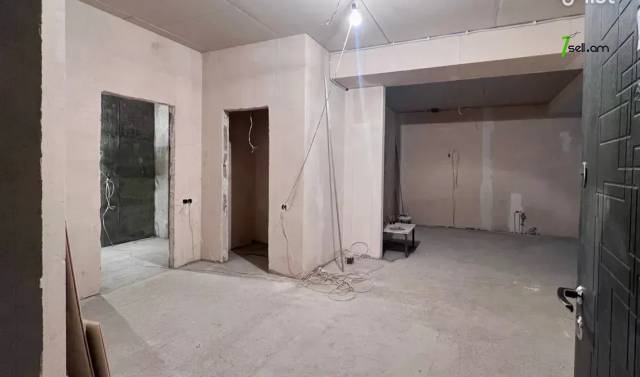 3 սենյականոց բնակարան նորակառույց շենքում Պարոնյան փողոցում, 81 ք.մ., բարձր առաստաղներ