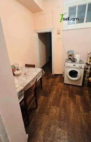 2 սենյականոց բնակարան Կոմիտասի պողոտայում, 68 ք.մ., 2/5 հարկ, 2 սանհանգույց, բարձր առաստաղներ