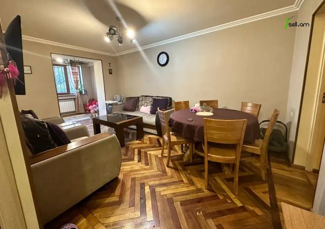 3 սենյականոց բնակարան Զաքյան փողոցում, 90 ք.մ., 1/5 հարկ, կապիտալ վերանորոգված, քարե շենք