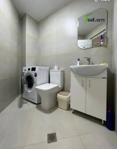 3 սենյականոց բնակարան նորակառույց շենքում Գարեգին Հովսեփյանի փողոցում, 80 ք.մ., 2 սանհանգույց