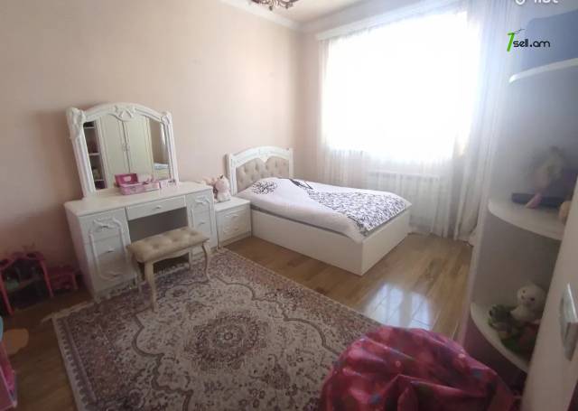 3 սենյականոց բնակարան նորակառույց շենքում Ծարավ աղբյուրի փողոցում, 110 ք.մ., 7/14 հարկ