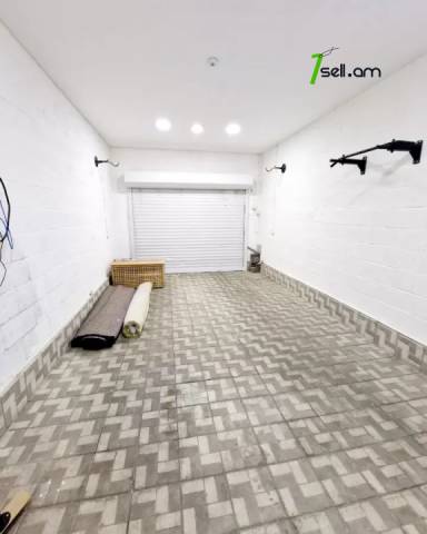 Երեք հարկանի քարե թաունհաուզ, Վահագնի Թաղամաս Աջափնյակում, 400 ք.մ., 3+ սանհանգույց