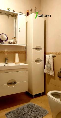 Մեկ հարկանի քարե տուն, Վահագնի Թաղամաս Աջափնյակում, 1600 ք.մ., 2 սանհանգույց, եվրովերանորոգված