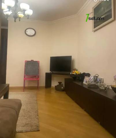 3 սենյականոց բնակարան Գրիբոյեդովի փողոցում, 76 ք.մ., նախավերջին հարկ, կապիտալ վերանորոգված