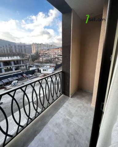 2 սենյականոց բնակարան նորակառույց շենքում Խաչիկ Մուրադյանի փողոցում, 48 ք.մ., բարձր առաստաղներ