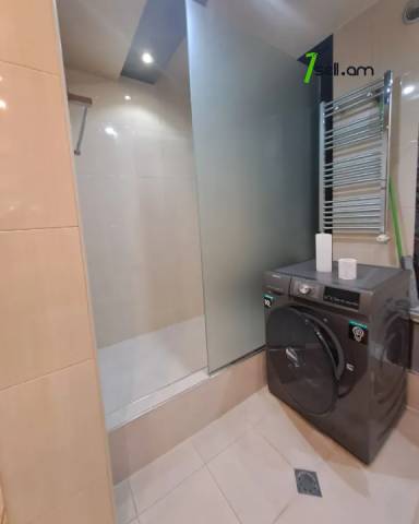 3 սենյականոց բնակարան Սարյանի փողոցում, 80 ք.մ., 5/16 հարկ, եվրովերանորոգված