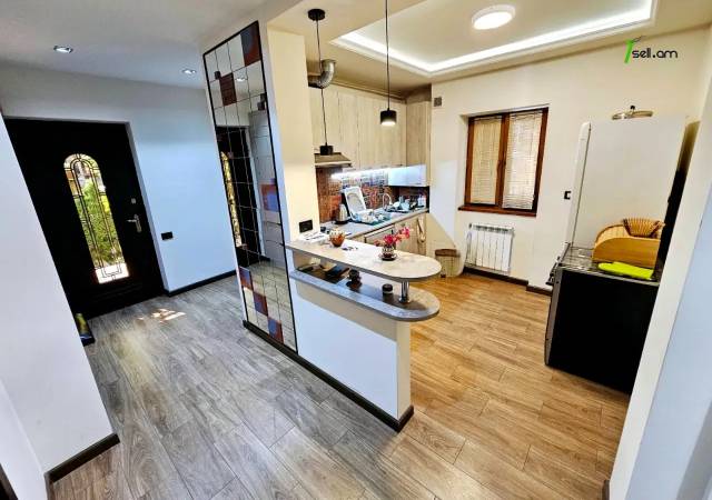 Մեկ հարկանի քարե տուն Գյուլբենկյան փողոցում Արաբկիրում, 900 ք.մ., 2 սանհանգույց, եվրովերանորոգված