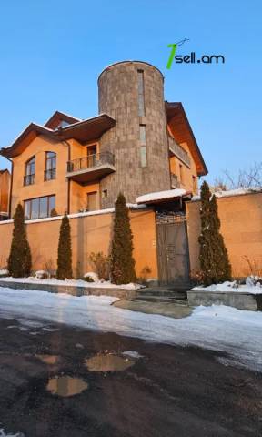 Երեք հարկանի քարե տուն Մոլդովական փողոցում Նոր Նորքում, 1240 քմ, 3+ սանհանգույց