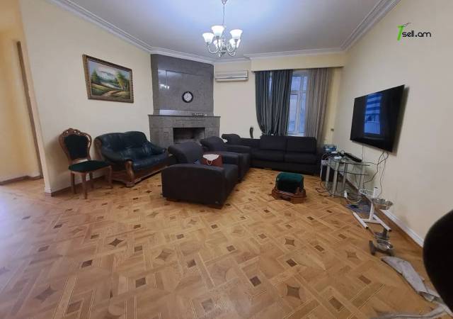 5 սենյականոց բնակարան Ալեք Մանուկյանի փողոցում, 210 ք.մ., 2 սանհանգույց, 2/9 հարկ