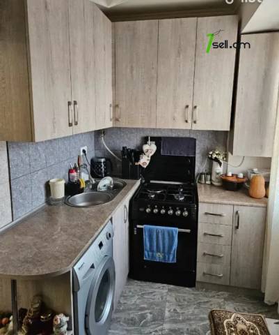 2 սենյականոց բնակարան Խաղաղ Դոնի փողոցում, 40 քմ, կապիտալ վերանորոգված