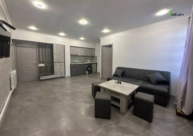 Մեկ հարկանի քարե տուն Ադմիրալ Իսակովի պողոտայում Թաիրովում, 54 քմ, կապիտալ վերանորոգված