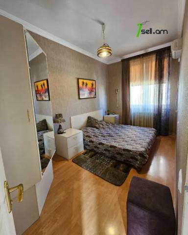 Երեք հարկանի քարե տուն Խնկո Ապոր փողոցում Արաբկիրում, 410 ք.մ., 3+ սանհանգույց, կապիտալ վերանորոգված