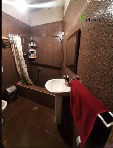 Մեկ հարկանի տուն Էրեբունիում, 130 ք.մ., մասնակի վերանորոգում