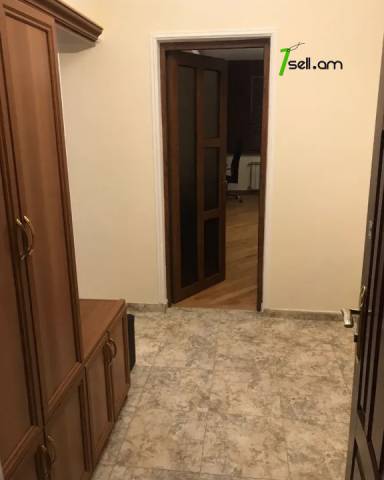 2 սենյականոց բնակարան Սարյանի փողոցում, 50 ք.մ., 2/5 հարկ, կապիտալ վերանորոգված, քարե շենք