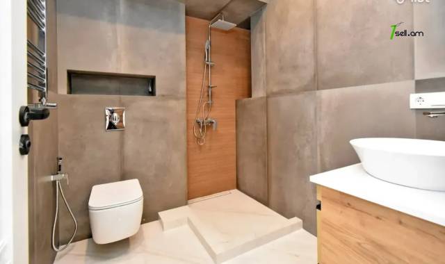 2 սենյականոց բնակարան Եզնիկ Կողբացու փողոցում, 43 ք.մ., նախավերջին հարկ