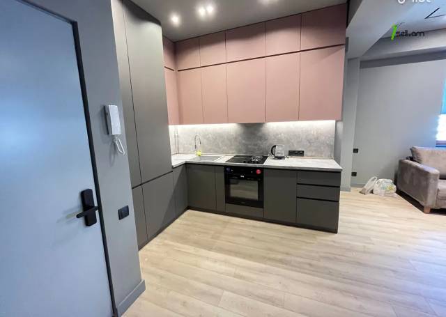 3 սենյականոց բնակարան նորակառույց շենքում Կոմիտասի պողոտայում, 56 ք.մ., 10/15 հարկ, բարձր առաստաղներ