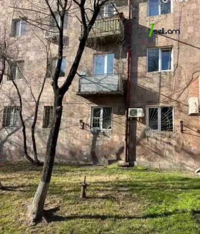 1 սենյականոց բնակարան Շինարարների փողոցում, 30 քմ, 2/4 հարկ, կոսմետիկ վերանորոգում, քարե շենք