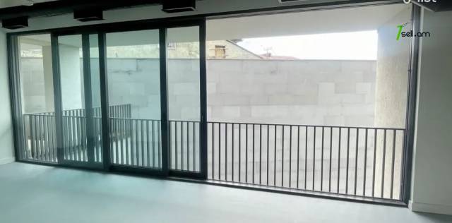 Բազմաֆունկցիոնալ գույք Ոսկերիչների փողոցում կենտրոնում, 150 քմ